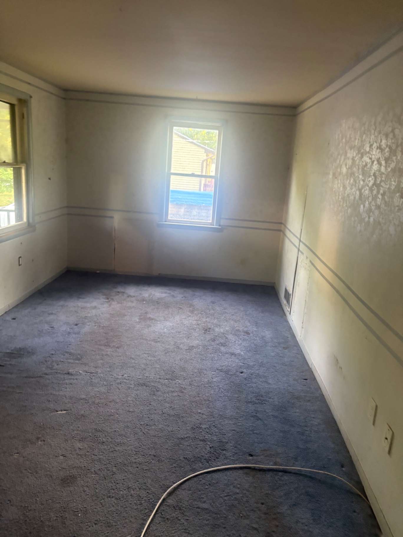 Full-room flooring removal
